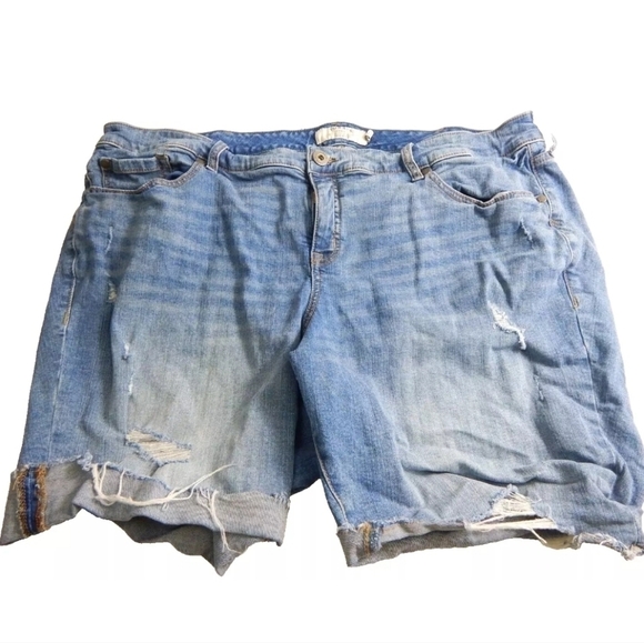 Torrid High Rise Vintage Stretch Bermuda Shorts - Picture 1 of 3